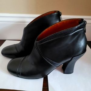 Umberto Raffini Signature Black Bootie Size 8.5